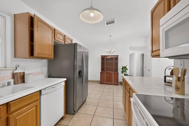 18 Timothy Court, Los Lunas, NM 87031