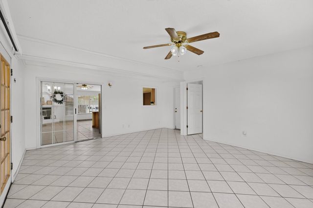 18 Timothy Court, Los Lunas, NM 87031