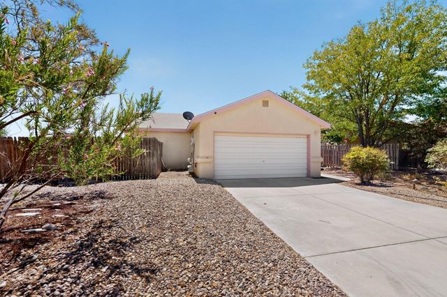 18 Timothy Court, Los Lunas, NM 87031