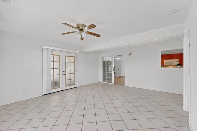 18 Timothy Court, Los Lunas, NM 87031