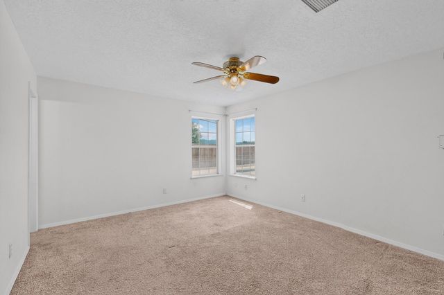 18 Timothy Court, Los Lunas, NM 87031