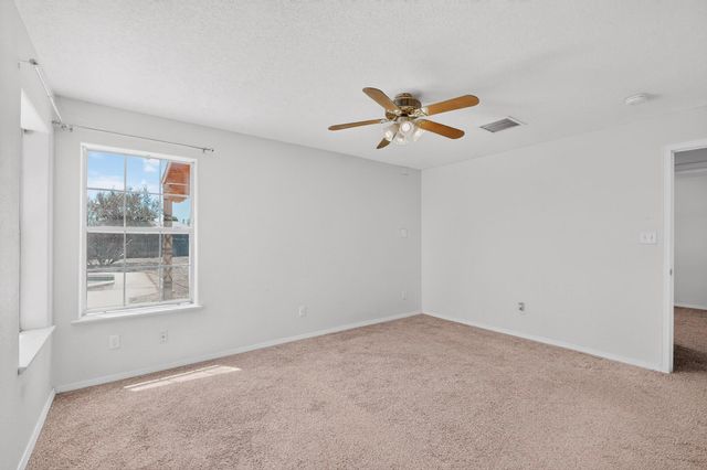 18 Timothy Court, Los Lunas, NM 87031