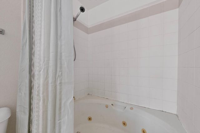 18 Timothy Court, Los Lunas, NM 87031