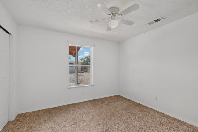 18 Timothy Court, Los Lunas, NM 87031