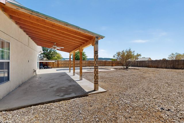 18 Timothy Court, Los Lunas, NM 87031