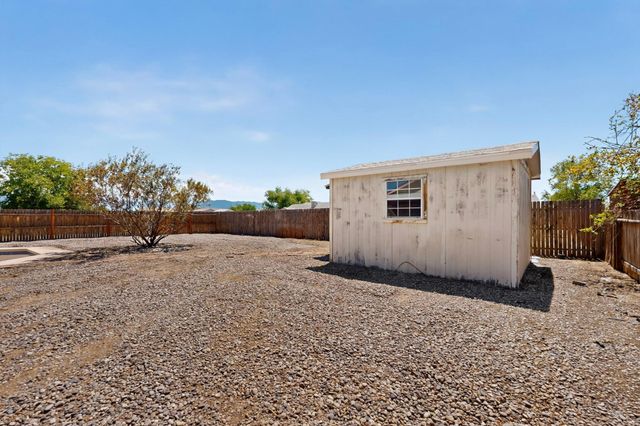 18 Timothy Court, Los Lunas, NM 87031