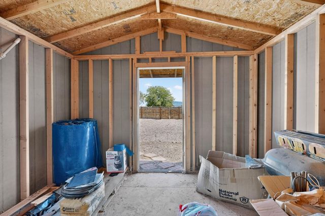 18 Timothy Court, Los Lunas, NM 87031