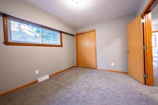 2701 4th AVENUE, South Milwaukee, WI 53172