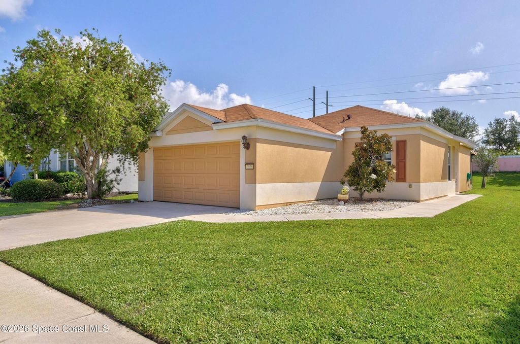 1556 Dittmer Circle SE, Palm Bay, FL 32909
