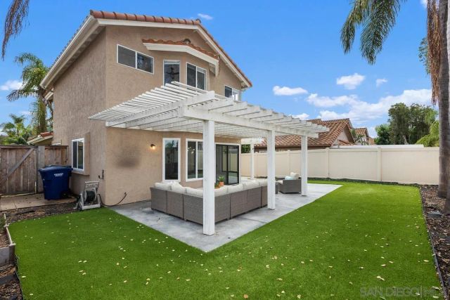 1967 Spanish Oak Way, Vista, CA 92081