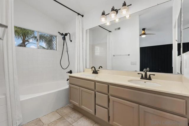 1967 Spanish Oak Way, Vista, CA 92081