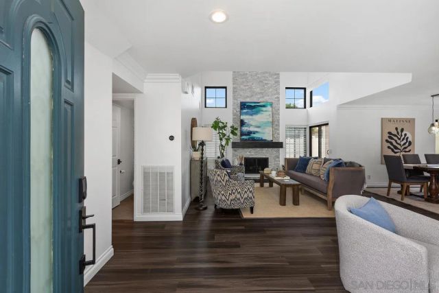 1967 Spanish Oak Way, Vista, CA 92081