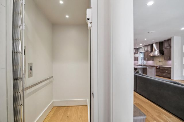 1249 Chippendale Road, Houston, TX 77018