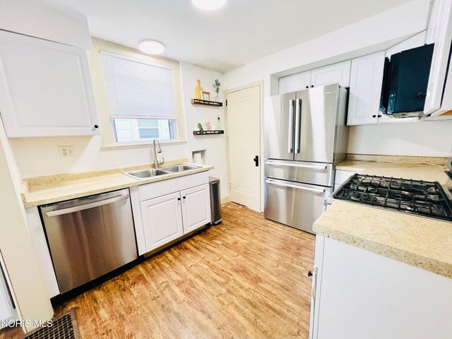 3704 Almeda Drive, Toledo, OH 43612