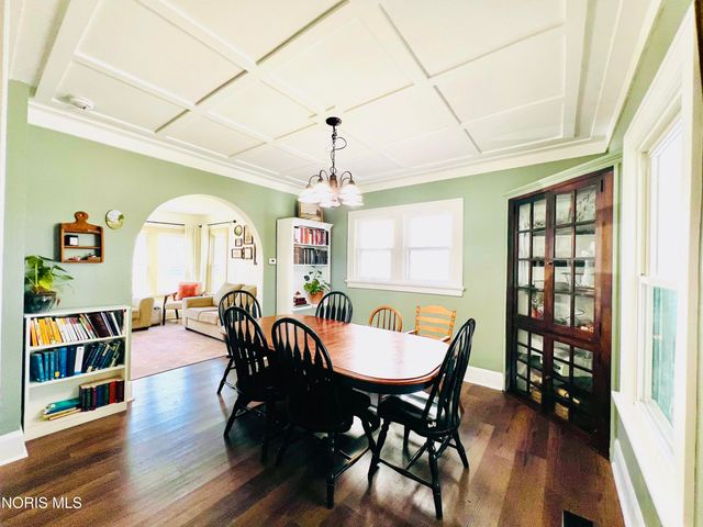 3704 Almeda Drive, Toledo, OH 43612