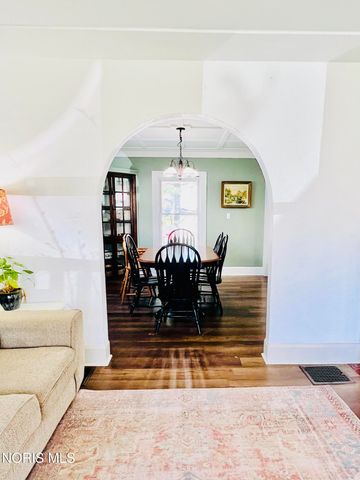 3704 Almeda Drive, Toledo, OH 43612
