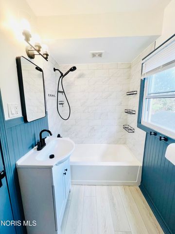 3704 Almeda Drive, Toledo, OH 43612