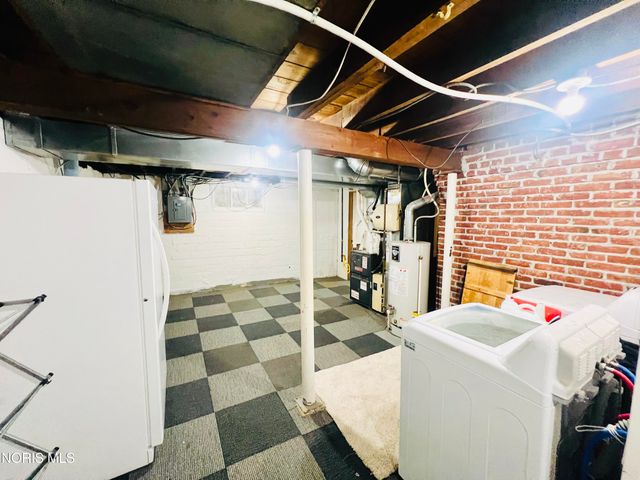 3704 Almeda Drive, Toledo, OH 43612
