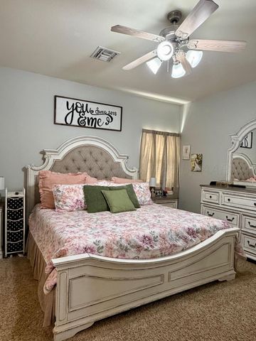 1607 Ave I NW, Childress, TX 79201