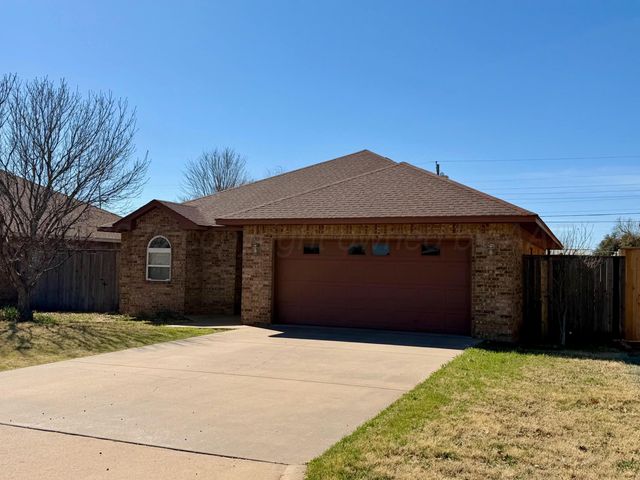 1607 Ave I NW, Childress, TX 79201