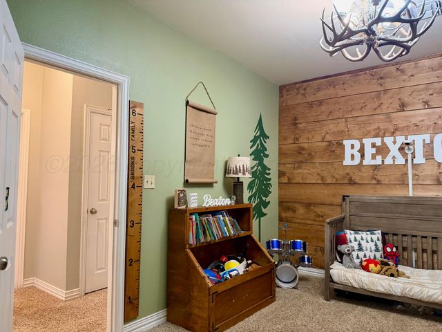 1607 Ave I NW, Childress, TX 79201