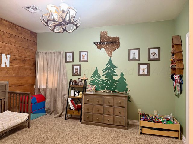 1607 Ave I NW, Childress, TX 79201