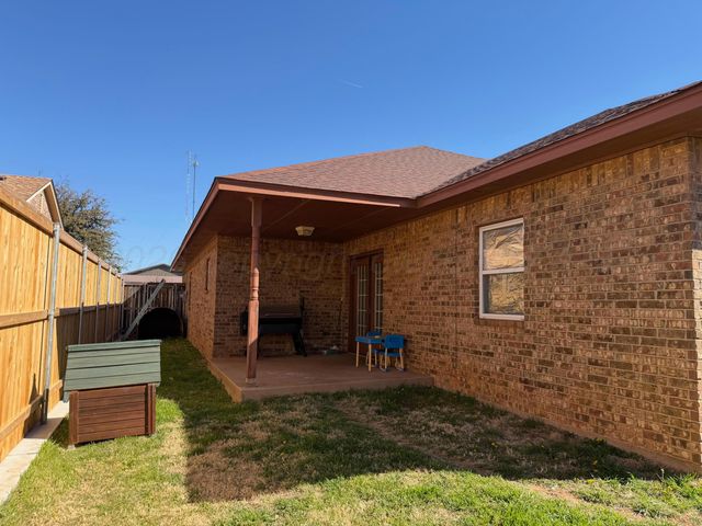 1607 Ave I NW, Childress, TX 79201