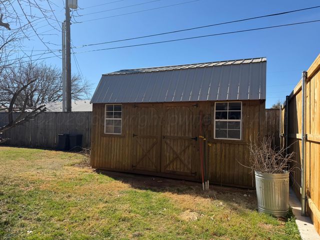 1607 Ave I NW, Childress, TX 79201