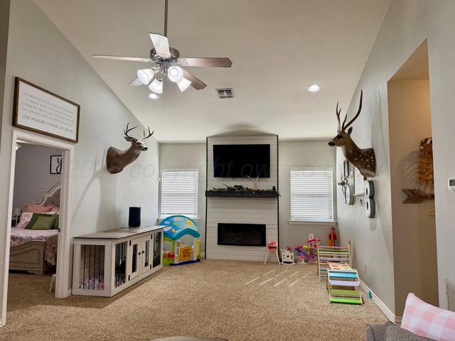 1607 Ave I NW, Childress, TX 79201