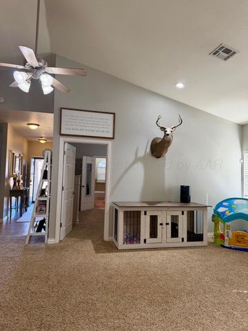 1607 Ave I NW, Childress, TX 79201