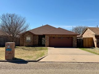 1607 Ave I NW, Childress, TX 79201