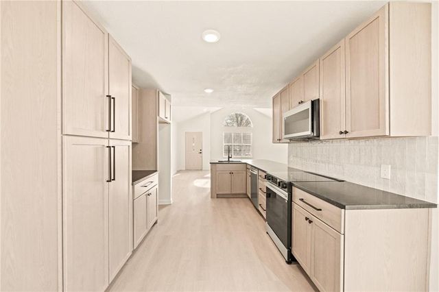 1820 Hampton Street, Lawrence, KS 66046