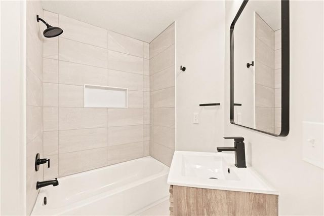 1820 Hampton Street, Lawrence, KS 66046