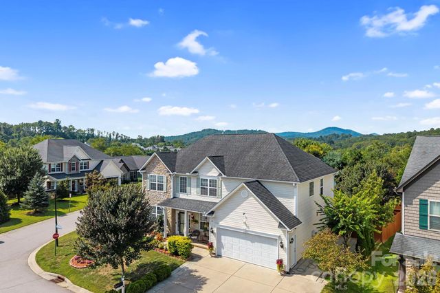2 Breyerton Court, Asheville, NC 28804