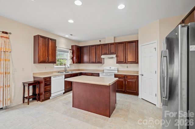 2 Breyerton Court, Asheville, NC 28804
