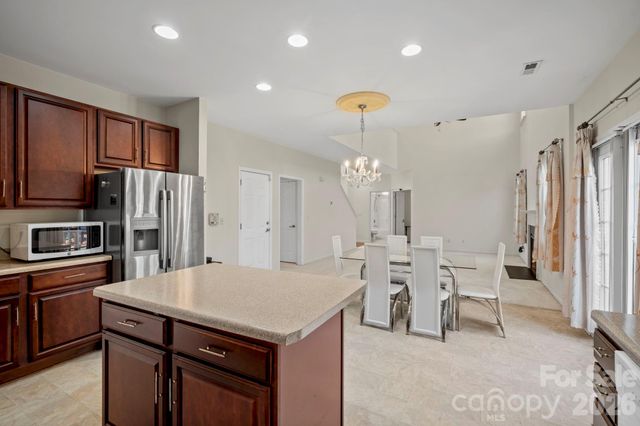 2 Breyerton Court, Asheville, NC 28804