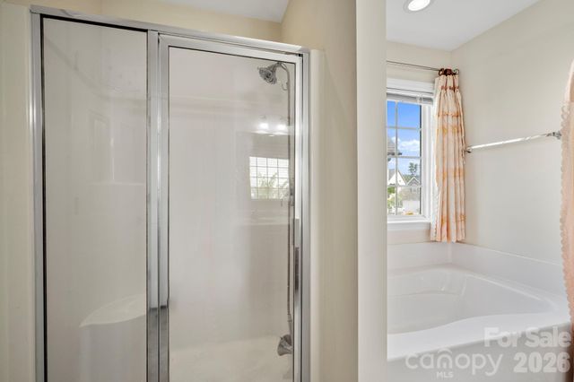 2 Breyerton Court, Asheville, NC 28804