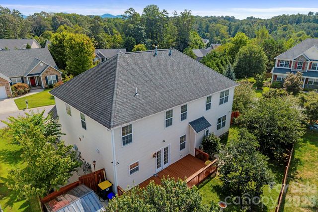 2 Breyerton Court, Asheville, NC 28804