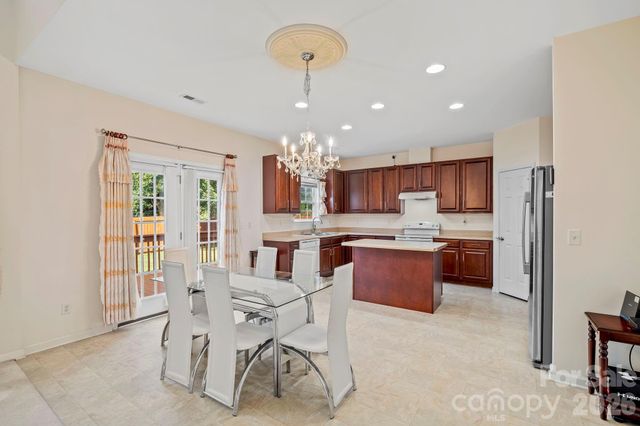 2 Breyerton Court, Asheville, NC 28804