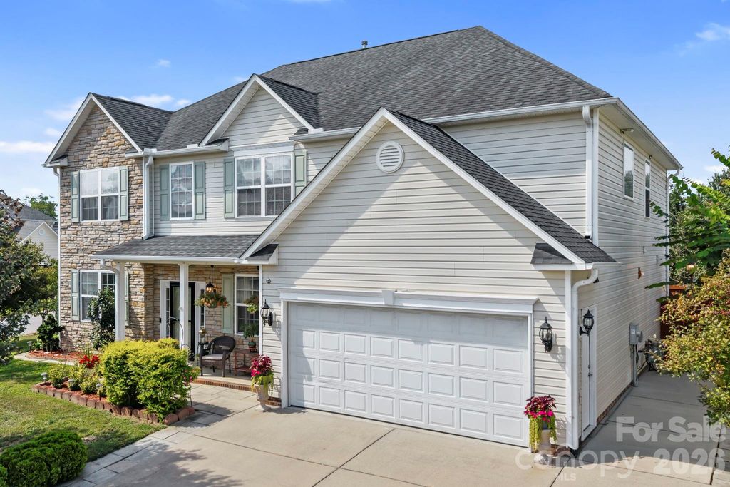 2 Breyerton Court, Asheville, NC 28804