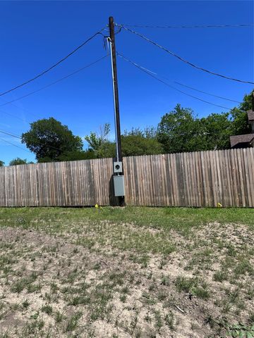 430 W Parsons ST, Manor, TX 78653