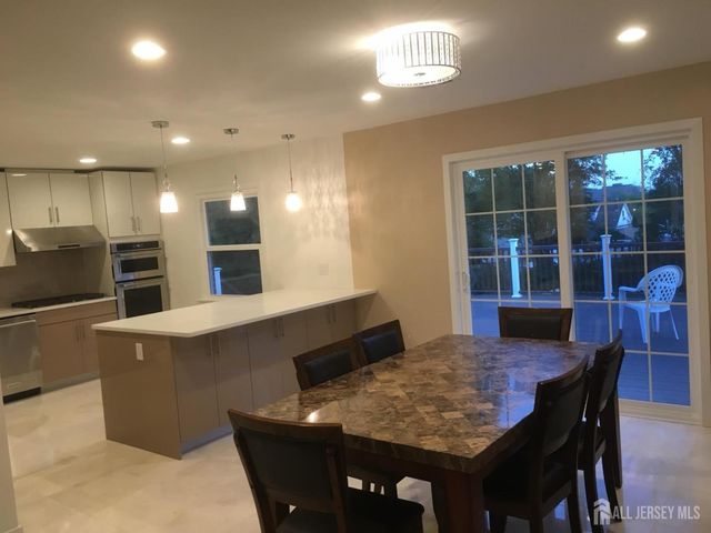 9 E Holly Road E, Iselin, NJ 08830