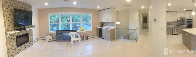 9 E Holly Road E, Iselin, NJ 08830