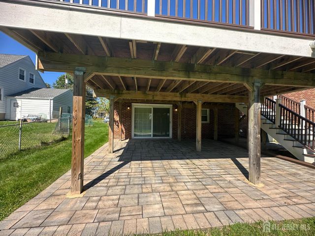 9 E Holly Road E, Iselin, NJ 08830