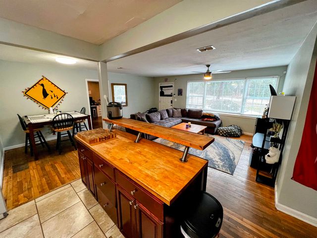 400 Murat Street, Tallahassee, FL 32304