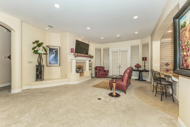 2135 SE Cottonwood Circle, Visalia, CA 93277