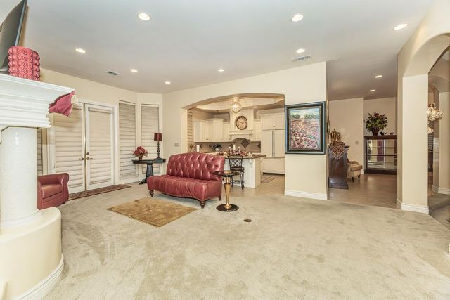 2135 SE Cottonwood Circle, Visalia, CA 93277