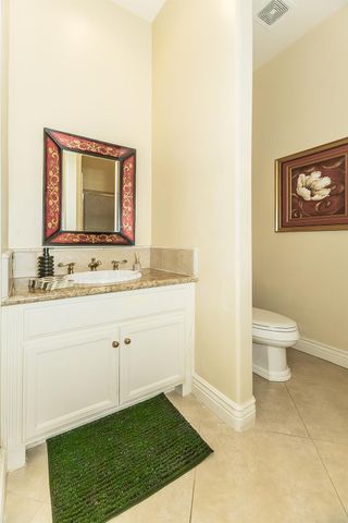 2135 SE Cottonwood Circle, Visalia, CA 93277