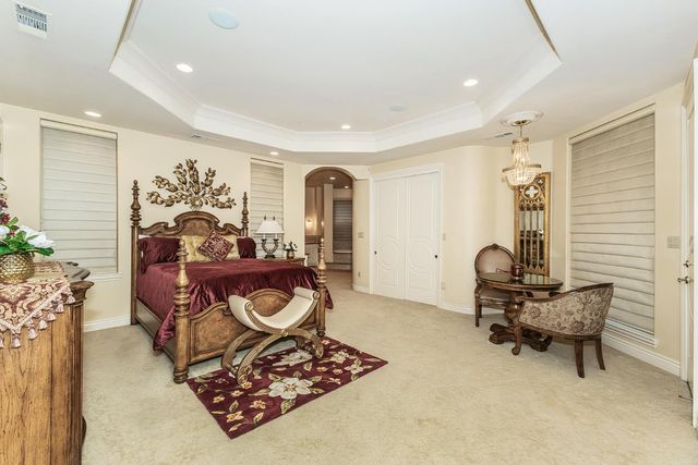 2135 SE Cottonwood Circle, Visalia, CA 93277