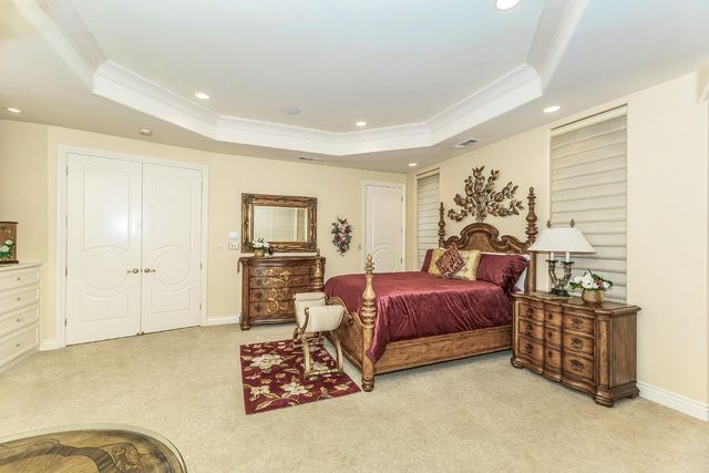 2135 SE Cottonwood Circle, Visalia, CA 93277